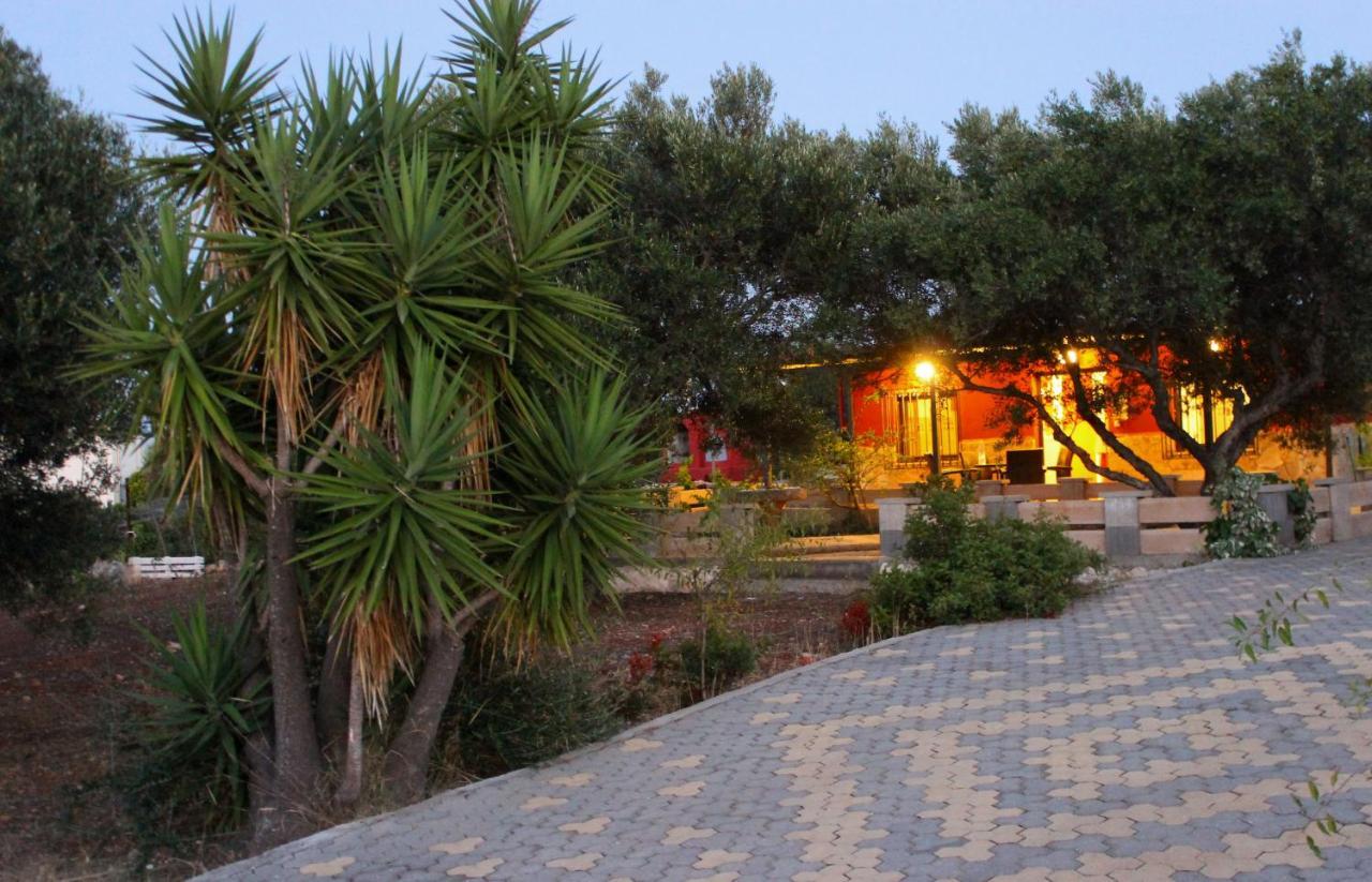 Katy'S Place Kalathas Dış mekan fotoğraf